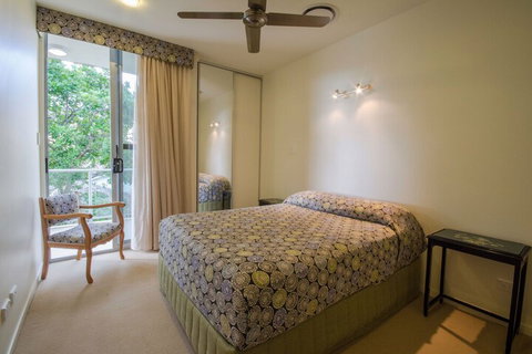 Ming Apartments #3 3 / 236 Marine Parade - Dalby Accommodation 3