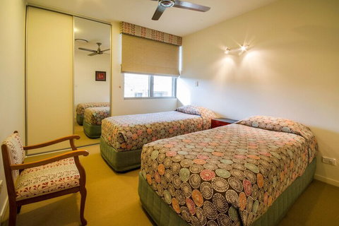 Ming Apartments #3 3 / 236 Marine Parade - Dalby Accommodation 5