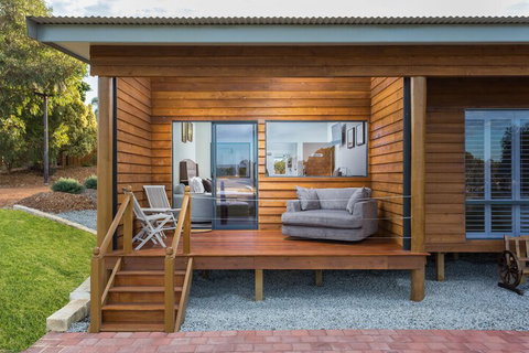 The Swan Valley Retreat - Dalby Accommodation 2