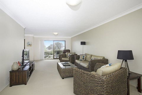 TRADEWINDS 1 - Dalby Accommodation 2