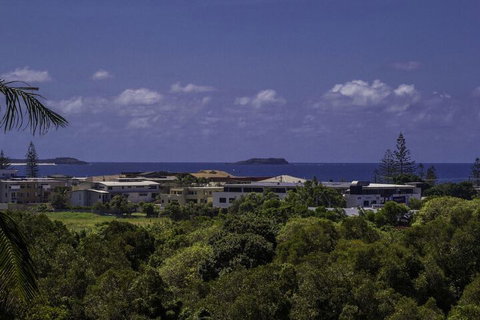 KINGSCLIFF HOLIDAY HOME On The HILL SYDS VIEW - Dalby Accommodation 2