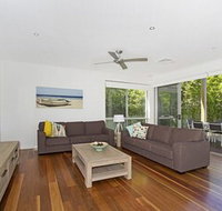 Banzai on the Beach - Dalby Accommodation