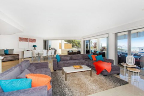 KINGSCLIFF OCEAN FRONT TERRACE 4 - Dalby Accommodation 0