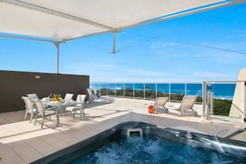 LUXURY BALE PENTHOUSE & JACUZZI SPA 1328 NORTH CULTURE - Dalby Accommodation 0