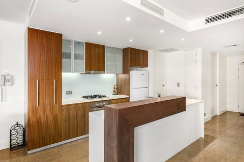 COTTON BEACH APARTMENT 33 WITH POOL VIEWS - Dalby Accommodation 3