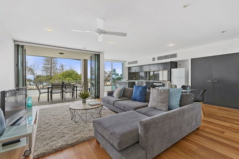 KINGSCLIFF NOR NOR EAST 101 On MARINE PARADE - Dalby Accommodation 2