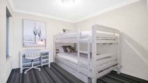 Central Park Level Two - Dalby Accommodation 0