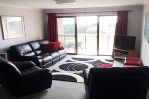 Surf Side Apartment 11 - Dalby Accommodation 0