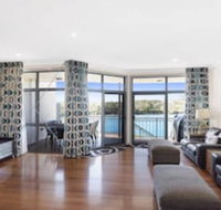 Absolute Creek Front Villa - Dalby Accommodation