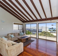 Kingscliff Ocean Vista With Jacuzzi Spa - Dalby Accommodation
