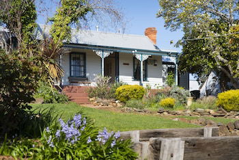 Gladville - Dalby Accommodation 0