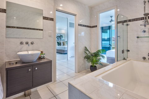 Lagoon 206 On Hamilton Island - Dalby Accommodation 5