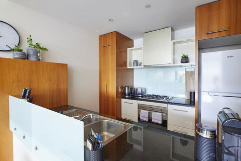 Apt Walking Distance To MCG & Epworth Hospital - Dalby Accommodation 7
