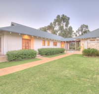 Moana villas - Dalby Accommodation