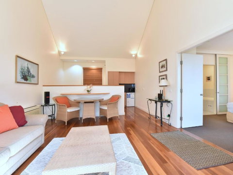 Villa Spa Executive 1br Champagne Resort Condo Located Within Cypress Lakes Resort (nothing Is More Central) - Dalby Accommodation 3