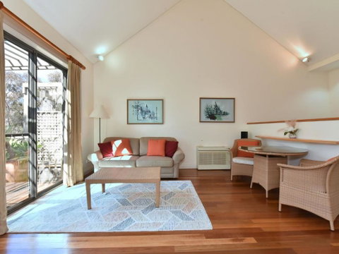Villa Spa Executive 1br Champagne Resort Condo Located Within Cypress Lakes Resort (nothing Is More Central) - Dalby Accommodation 5