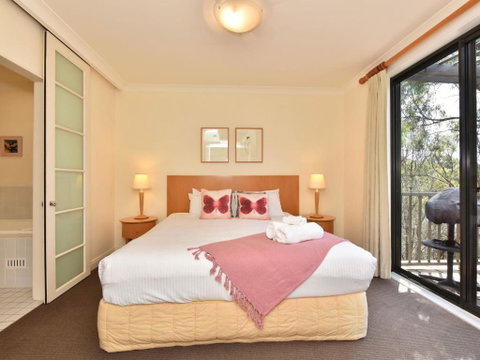 Villa Spa Executive 1br Champagne Resort Condo Located Within Cypress Lakes Resort (nothing Is More Central) - Dalby Accommodation 6
