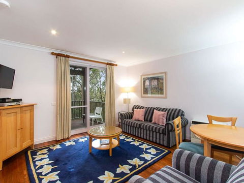 Villa Spa Executive 1br Burgundy Resort Condo Located Within Cypress Lakes Resort (nothing Is More Central) - Dalby Accommodation 3