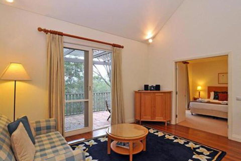 Villa Merlot Located Within Cypress Lakes - Dalby Accommodation 2