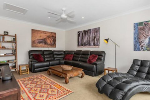 The Doggy Beach House At Salt - Dalby Accommodation 0