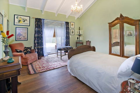 TRANQUILO BEACH HOUSE - Dalby Accommodation 5