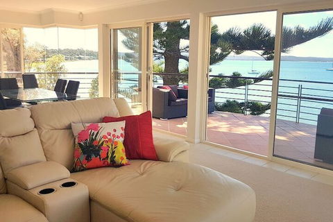 VUES At Salamander Bay - Dalby Accommodation 3