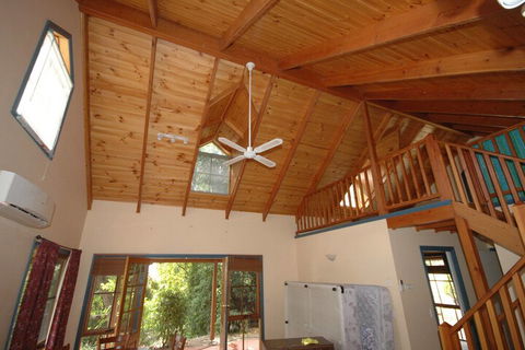 Garden Cottage Beechworth - Dalby Accommodation 1