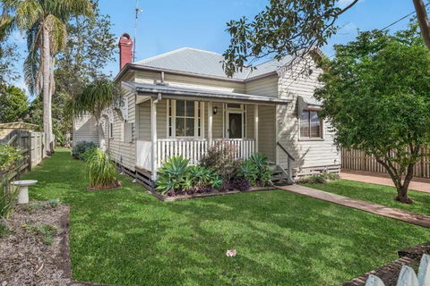 Ambiente Cottage Pet & Family Friendly - Dalby Accommodation 6