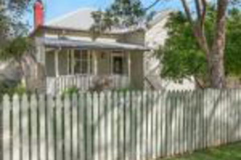 Ambiente Cottage Pet & Family Friendly - Dalby Accommodation 0