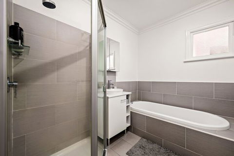 Viola House - Dalby Accommodation 3