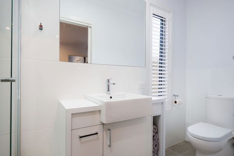 Albury Yalandra Apartment 3 - Dalby Accommodation 2
