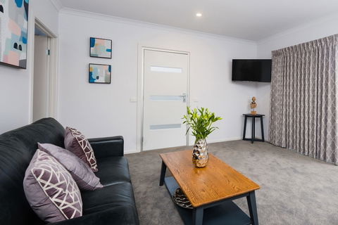 Albury Yalandra Apartment 3 - Dalby Accommodation 3