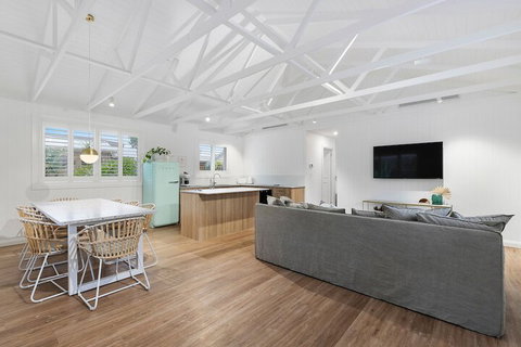 Sunset Beach - Dalby Accommodation 5