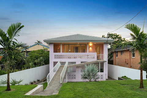 Sunset Beach - Dalby Accommodation 1