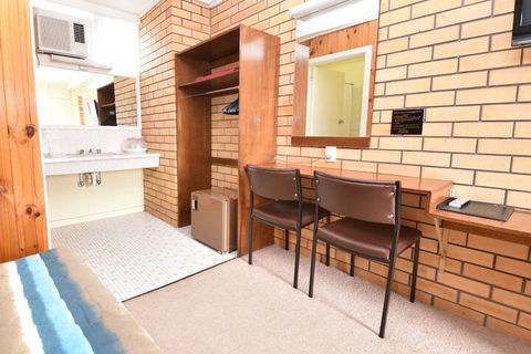 Edenhope Motor Inn - Dalby Accommodation 7
