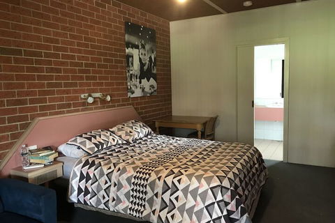 Molesworth Food & Wine Company - Dalby Accommodation 2