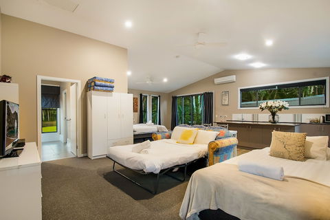 A PERFECT STAY - Lennox Unique Coastal Retreat - Dalby Accommodation 5