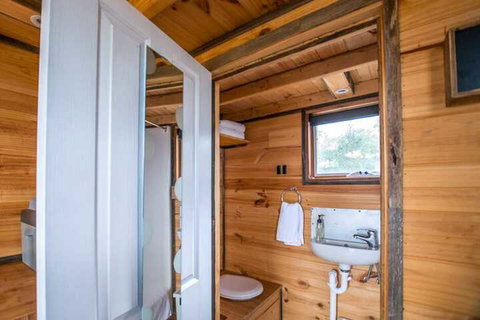 Double Oaks Tiny House - Dalby Accommodation 5