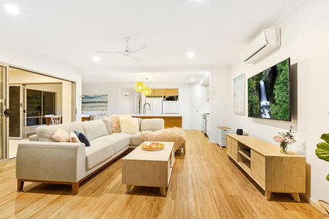Beachside Holiday Escape - Dalby Accommodation 4