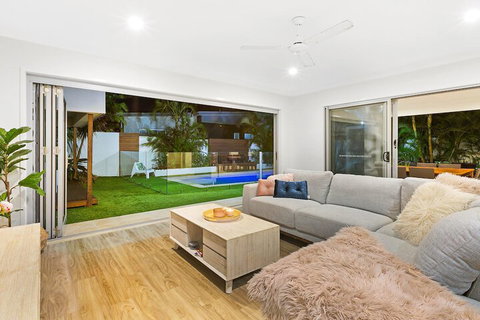 Beachside Holiday Escape - Dalby Accommodation 3