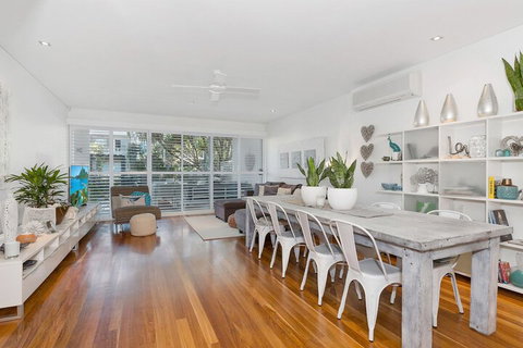 COASTAL CHIC At CASUARINA - Dalby Accommodation 5
