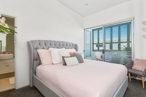 COASTAL CHIC At CASUARINA - Dalby Accommodation 3