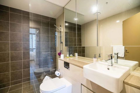 Fabulous City 2 BDR Apt In New Building - Dalby Accommodation 4