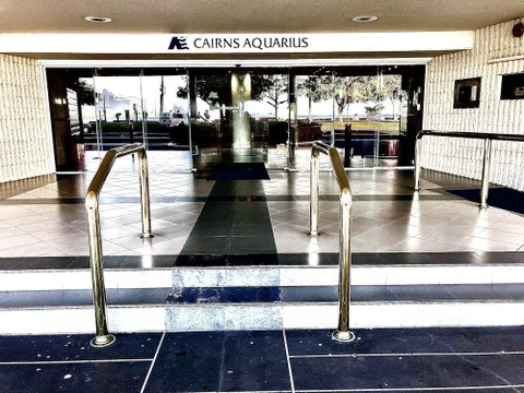 Cairns Apartment Esplanade Ocean Views - Dalby Accommodation 1