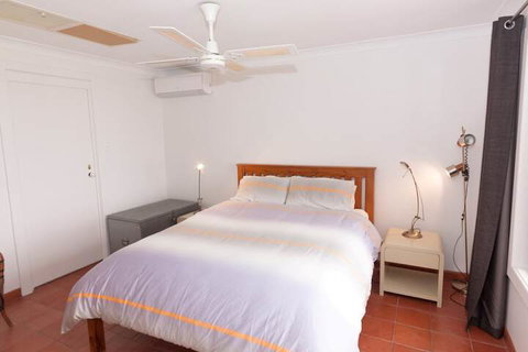 Gold Coast Views 10 Gold Coast Drive - Dalby Accommodation 6