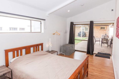 Gold Coast Views 10 Gold Coast Drive - Dalby Accommodation 4