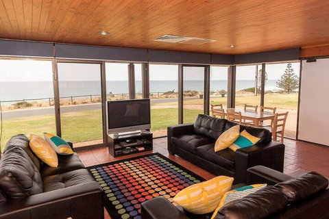 Gold Coast Views 10 Gold Coast Drive - Dalby Accommodation 2