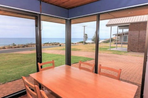 Gold Coast Views 10 Gold Coast Drive - Dalby Accommodation 0