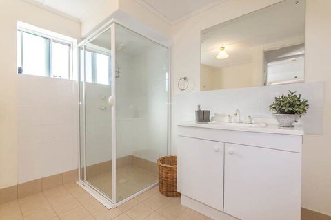 Carrickalinga Seahaven: Coastal Escape 4brm 29 Riverview Drive - Dalby Accommodation 7