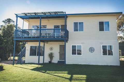 Carrickalinga Seahaven: Coastal Escape 4brm 29 Riverview Drive - Dalby Accommodation 2